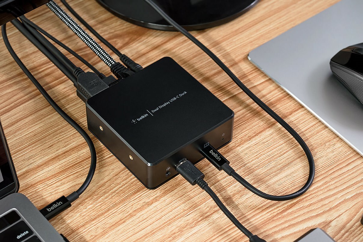 docking station met laptop