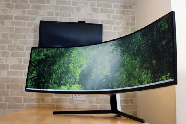 curved gaming monitor